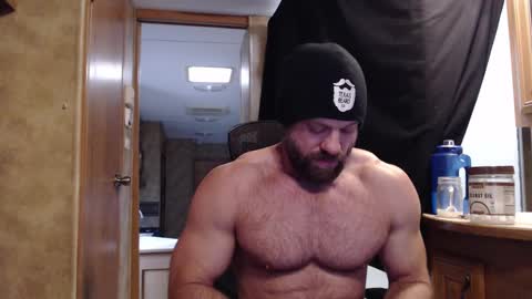 9 fat inches online show from March 8, 6:47 pm