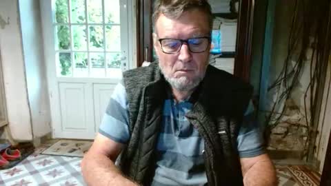 Snapshot of _123_voyeur_ chatting on September 24, 9:16 am _123_voyeur_ online show from September 24, 9:16 am
