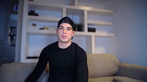 _aesthetic online show from February 3, 3:38 pm