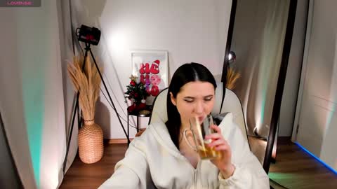 Mia online show from December 24, 12:33 am