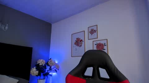 Snapshot of _aliice_1 chatting on January 17, 10:56 pm  Alice  online show from January 17, 10:56 pm