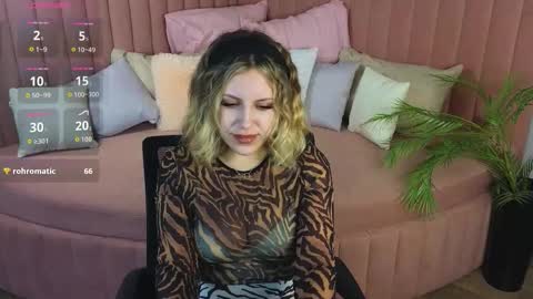 _amymoore_ online show from March 13, 2:15 am