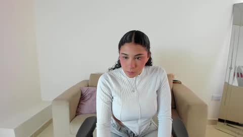 Snapshot of _april_smith_ chatting on February 18, 1:22 pm online show from February 18, 1:22 pm