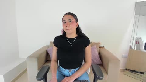 Snapshot of _april_smith_ chatting on February 17, 4:06 pm online show from February 17, 4:06 pm