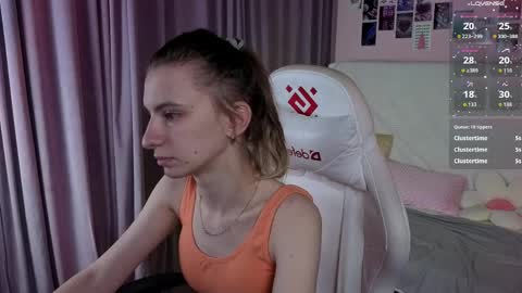 _ash_leyy_ online show from April 28, 2:27 am