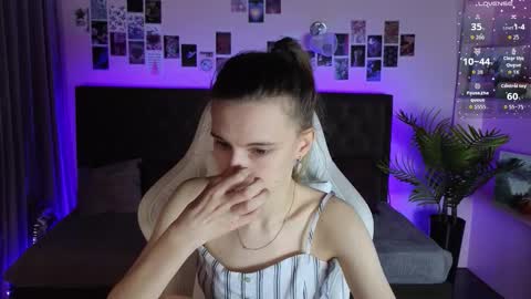_ash_leyy_ online show from February 5, 1:31 am