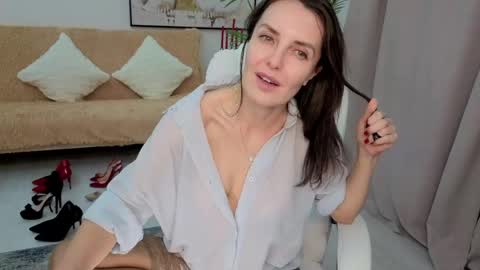 Beylly online show from April 18, 7:07 pm