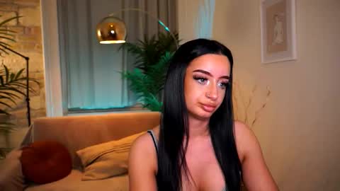 Pearl online show from March 5, 5:22 pm