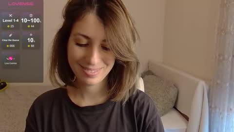 Snapshot of _blackpearl chatting on October 23, 10:28 am Laura online show from October 23, 10:28 am