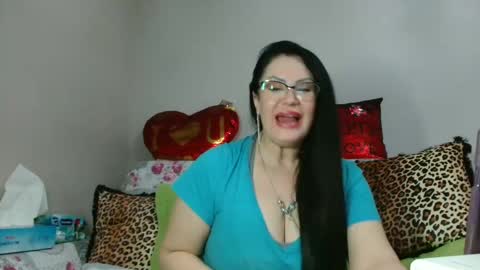 Snapshot of _blue__butterfly_ chatting on March 2, 5:23 am KHALEESI online show from March 2, 5:23 am