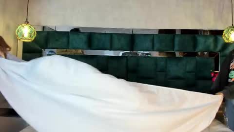 _bonnyandclyde online show from February 2, 1:07 pm