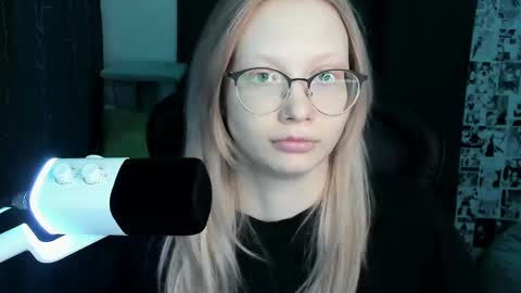 Merlizz online show from March 10, 1:56 am