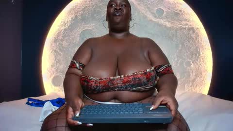 Caro. online show from December 5, 7:55 pm