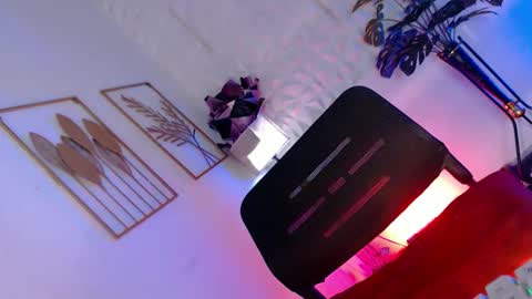 Snapshot of _caroline69 chatting on October 23, 6:59 am Caroline online show from October 23, 6:59 am