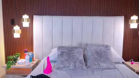 _cate_ online show from February 20, 8:44 pm