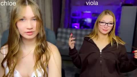 _chloe_miller_ online show from October 16, 7:35 pm