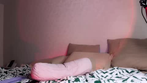 Snapshot of _cream_soda_ chatting on October 20, 6:02 pm Malina online show from October 20, 6:02 pm