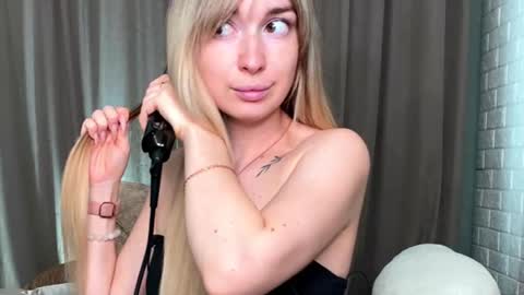 _crystal_moon_1 online show from November 18, 2:58 am