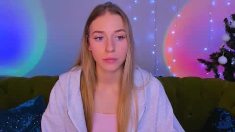 Erika online show from December 15, 1:07 pm