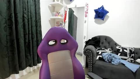 Isabella  Independent model online show from March 7, 8:25 am