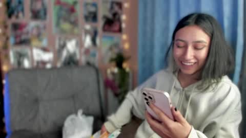 paula online show from December 13, 4:33 am