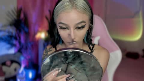 paula online show from January 28, 2:43 am