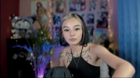 paula online show from December 12, 1:43 am