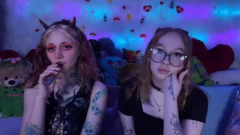 Kate online show from April 6, 5:03 pm