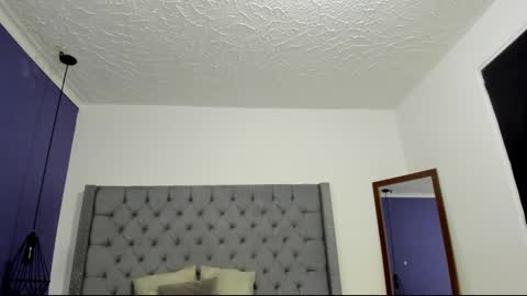Snapshot of _ema_jones_ chatting on February 10, 3:21 pm Ema online show from February 10, 3:21 pm