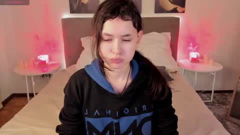 Snapshot of _emily__strike_ chatting on October 16, 10:04 am _emily__strike_ online show from October 16, 10:04 am