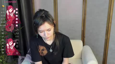 Snapshot of _emily__strike_ chatting on February 26, 10:05 am _emily__strike_ online show from February 26, 10:05 am