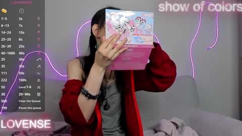 Snapshot of _emily__strike_ chatting on January 31, 9:37 am _emily__strike_ online show from January 31, 9:37 am