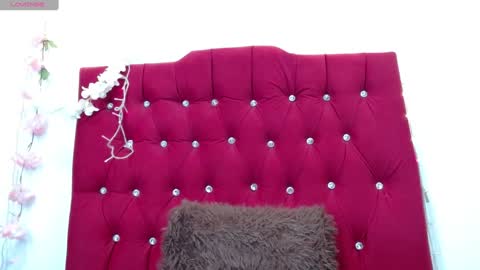 Emily online show from December 17, 8:32 pm