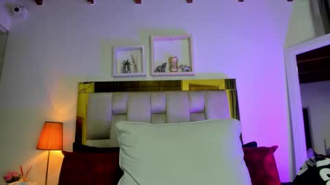 Snapshot of _emily_r chatting on September 26, 12:02 pm Isabella online show from September 26, 12:02 pm