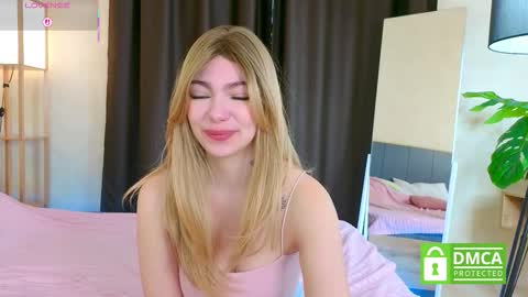 Snapshot of _emilyzortea_ chatting on October 16, 8:47 am Emily online show from October 16, 8:47 am