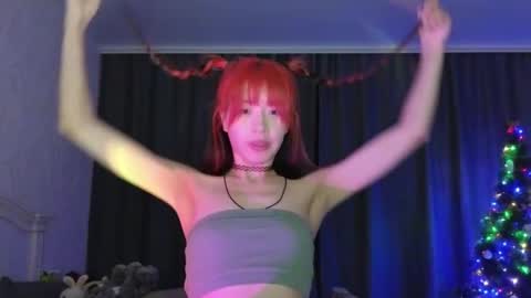 EveEva online show from December 6, 6:33 pm