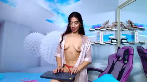 _gold_strawberry_ online show from May 9, 6:41 am