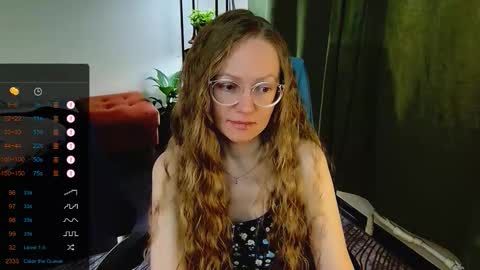 Snapshot of _goldilocks__ chatting on September 21, 9:35 am _goldilocks__ online show from September 21, 9:35 am