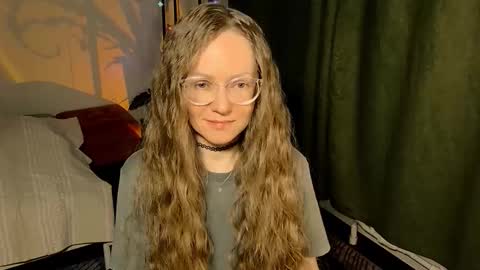 Snapshot of _goldilocks__ chatting on October 8, 4:46 pm _goldilocks__ online show from October 8, 4:46 pm