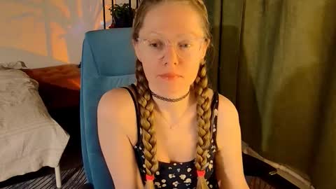 Snapshot of _goldilocks__ chatting on October 13, 6:10 pm _goldilocks__ online show from October 13, 6:10 pm