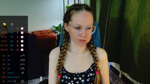 Snapshot of _goldilocks__ chatting on September 16, 7:33 am _goldilocks__ online show from September 16, 7:33 am