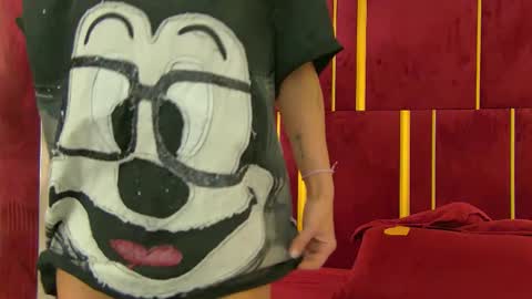 _hot_neighbour online show from March 4, 4:31 am