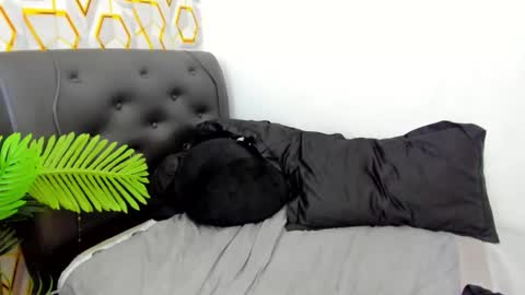 yanie online show from October 1, 12:54 am