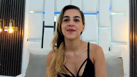 Snapshot of _iris1_ chatting on February 25, 11:32 am Iris online show from February 25, 11:32 am
