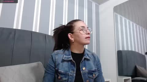 Snapshot of _isaabellaa chatting on February 23, 11:44 am Isa online show from February 23, 11:44 am