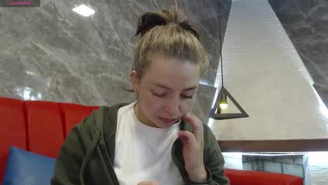 Snapshot of _isaabellaa chatting on February 9, 2:40 pm Isa online show from February 9, 2:40 pm