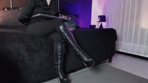 Miss Jade online show from November 29, 12:24 pm