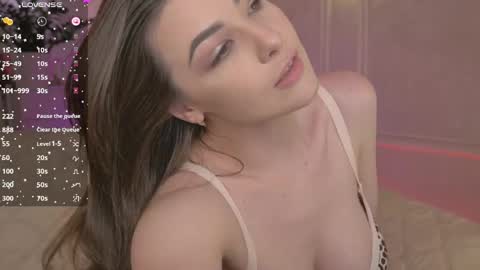 Jennifer online show from March 30, 8:58 am