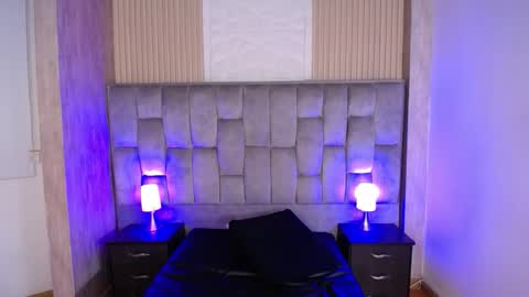 Mia online show from September 13, 2:41 pm