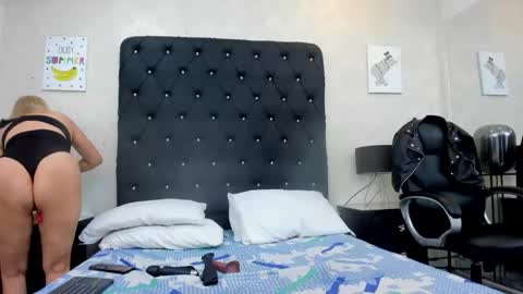 _johnson_alana online show from May 6, 12:44 pm